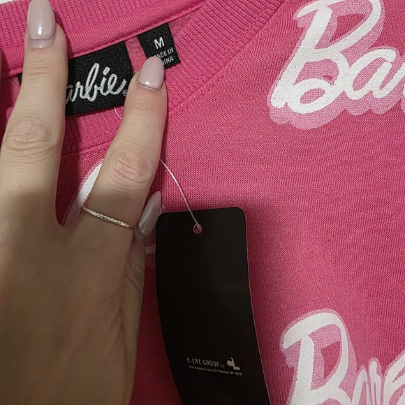 NEW WITH TAGS Barbie crewneck size medium - Picture 2 of 2